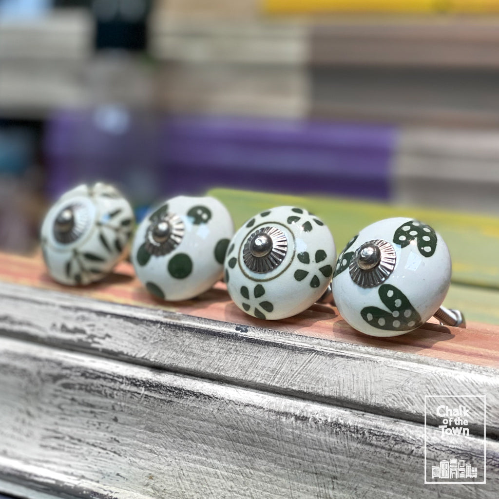 Σετ από 4 Vintage Κεραμικά Πόμολα | Λευκό - Λαδί | White - Green | Vintage knobs (set of 4) - Chalk Of The Town Vintage Knobs - Chalk Of The Town®