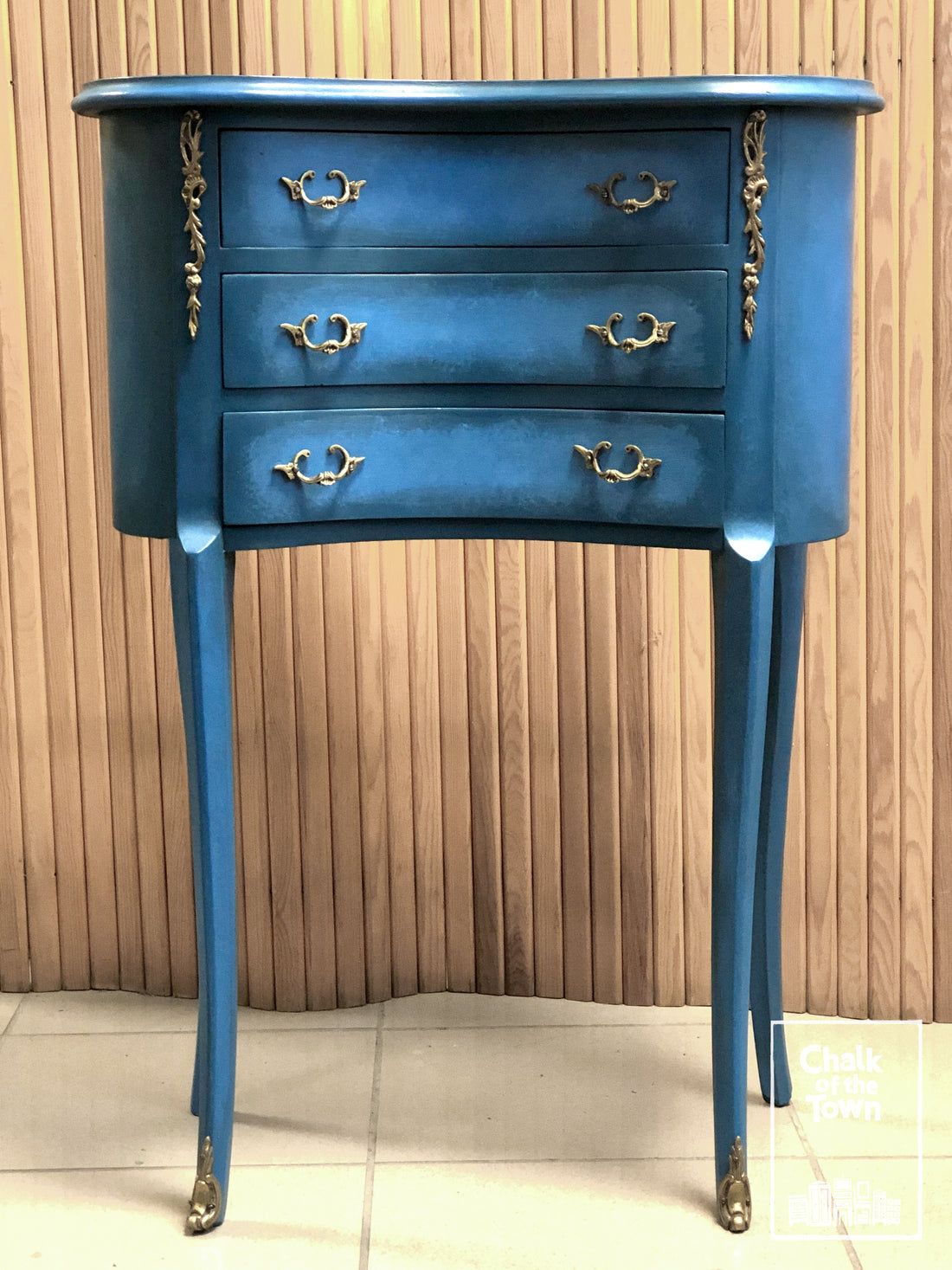 Αναπαλαίωση ξύλινου κομό με Chalk Of The Town Paint - Τεχνική Blend On Brush