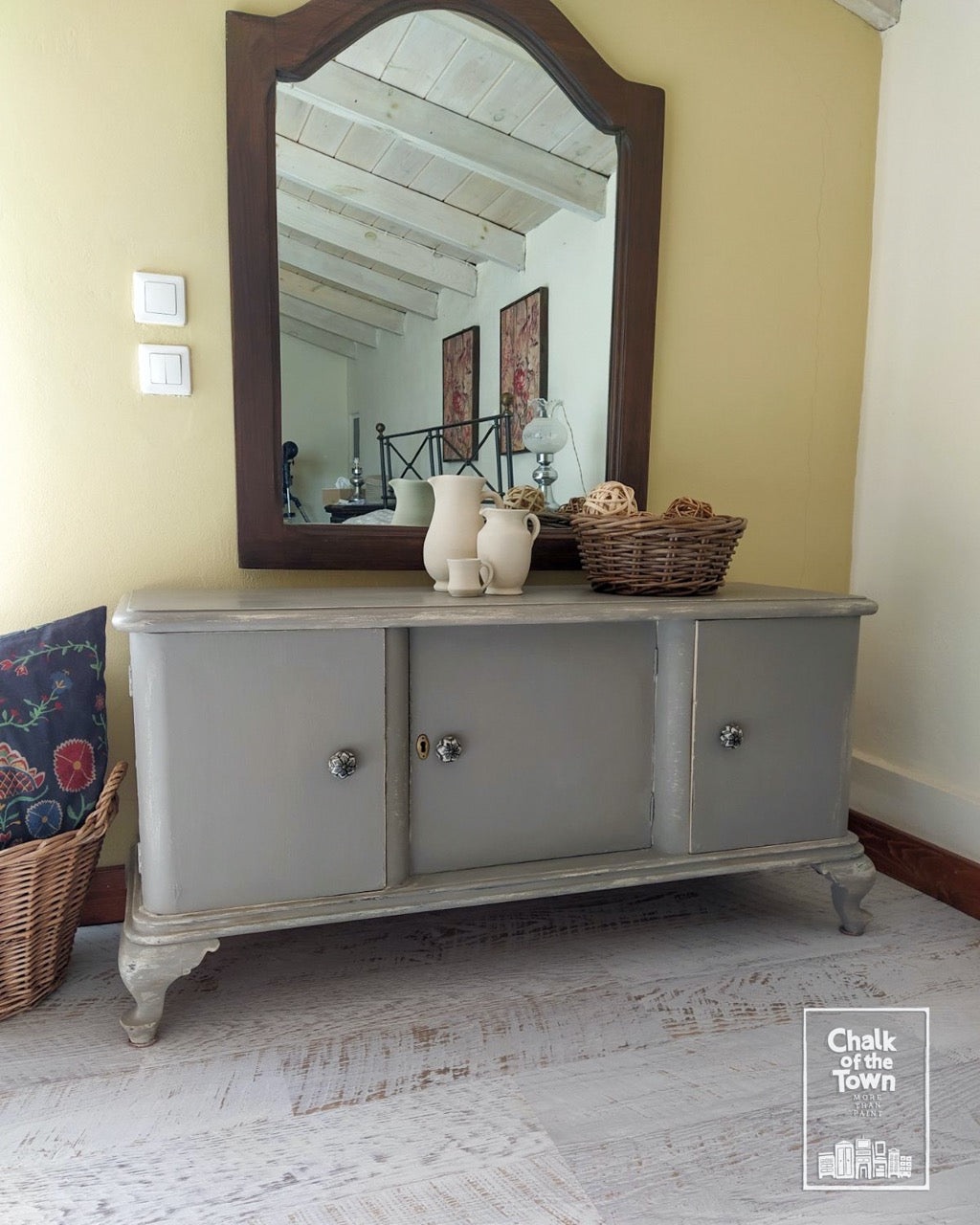 Tokyo Greize - Χρώμα Κιμωλίας | Chalk Of The Town® Paint - Αναπαλαίωση μουφέ με Chalk Of The Town Of The Town® Paint