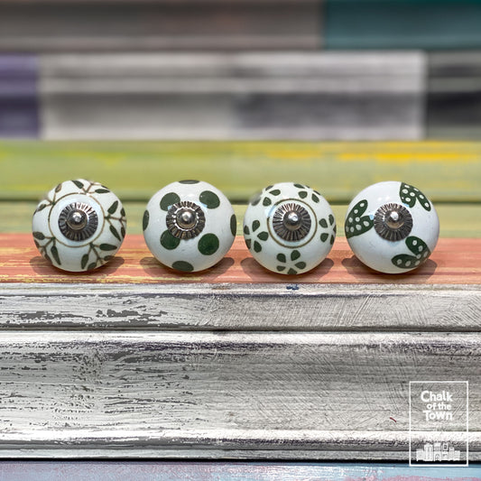 Σετ από 4 Vintage Κεραμικά Πόμολα | Λευκό - Λαδί | White - Green  | Vintage knobs (set of 4) - Chalk Of The Town Vintage Knobs - Chalk Of The Town® 