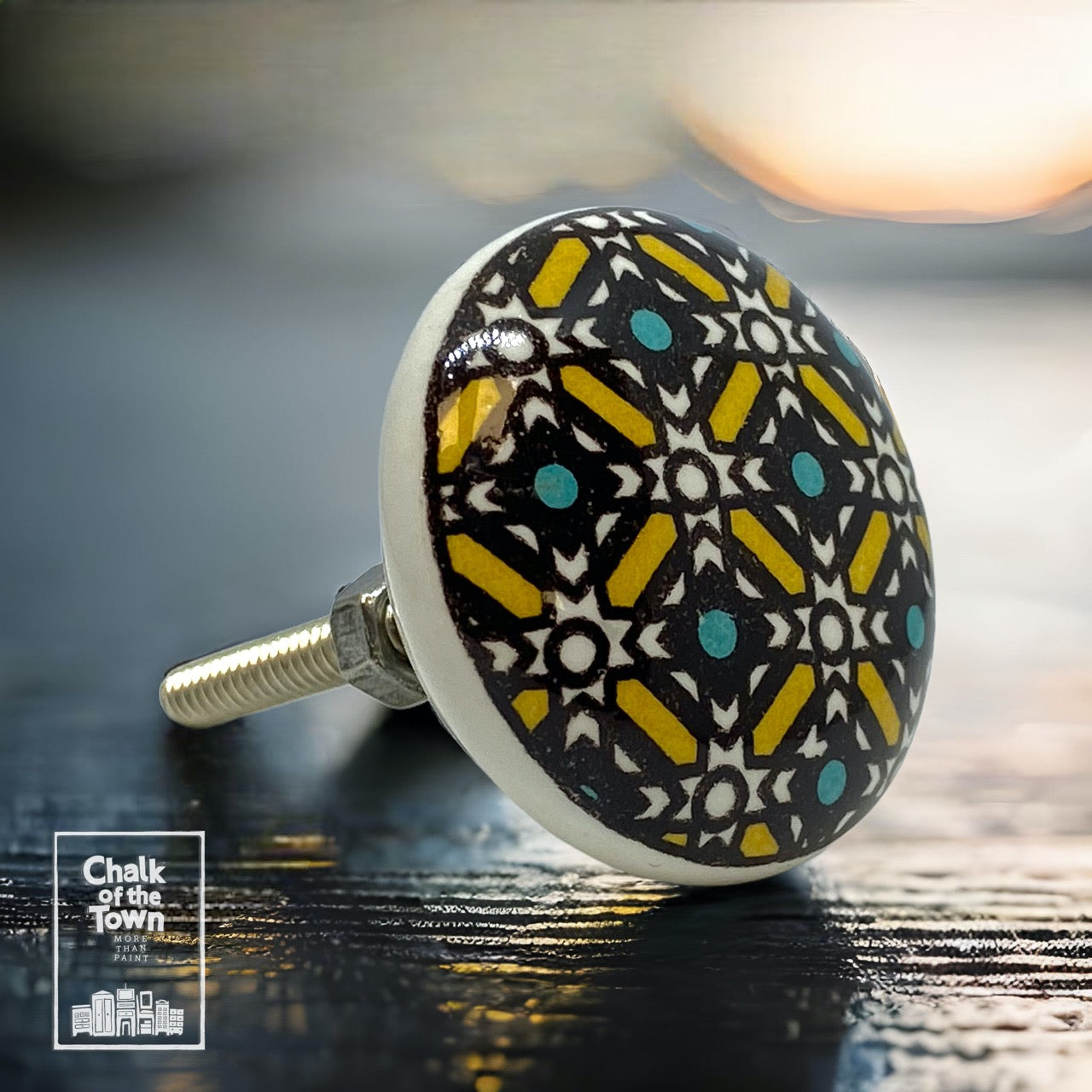 Tunis_Chalk Of The Town_Vintage_Knobs