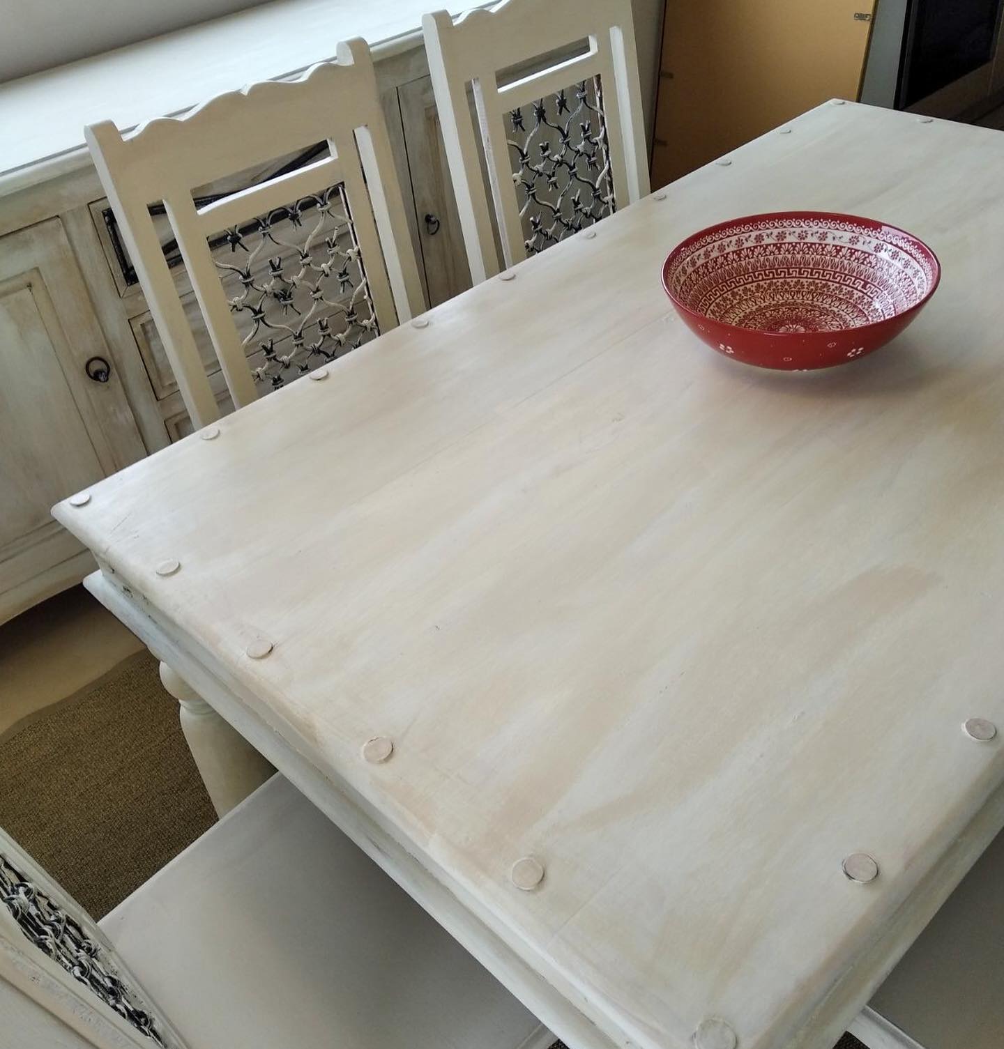 Valencia Lace - Chalk Of The Town Paint